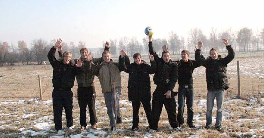 Beach-Volleyball Projektgruppe (Oben) und die Breakdance Gruppe des TSV Bad Saulgau