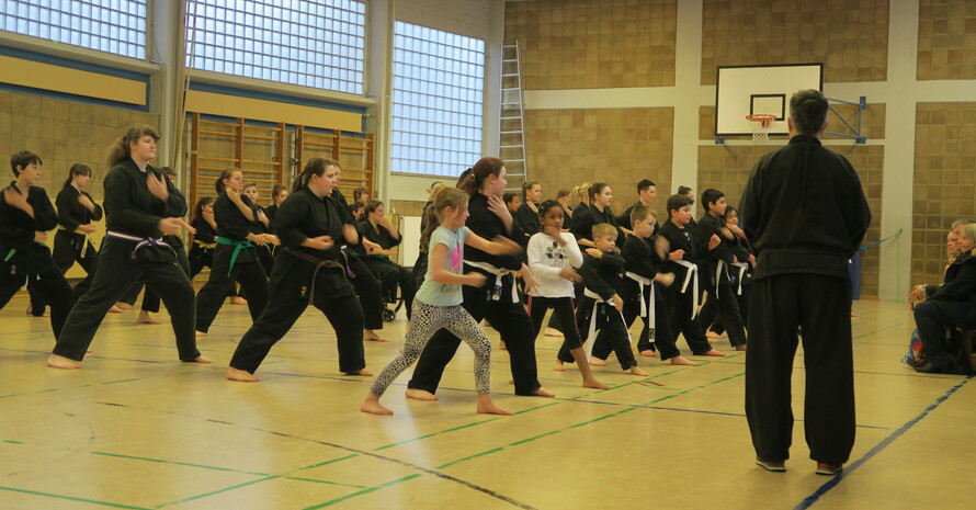 Grundschule im Karate
