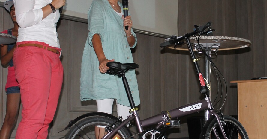 Kareen Manz präsentiert Regensburger Fahrradprojekt