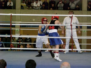 Boxer in Aktion und die stolzen Sieger aus Landshut